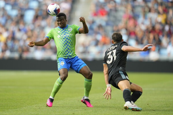 Sounders Yeimar scores for both teams in 1 1 draw with Minnesota